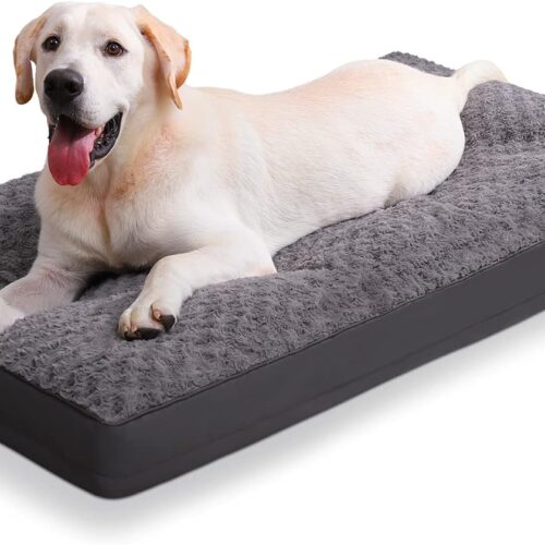 Rose-patterned plush pet bed